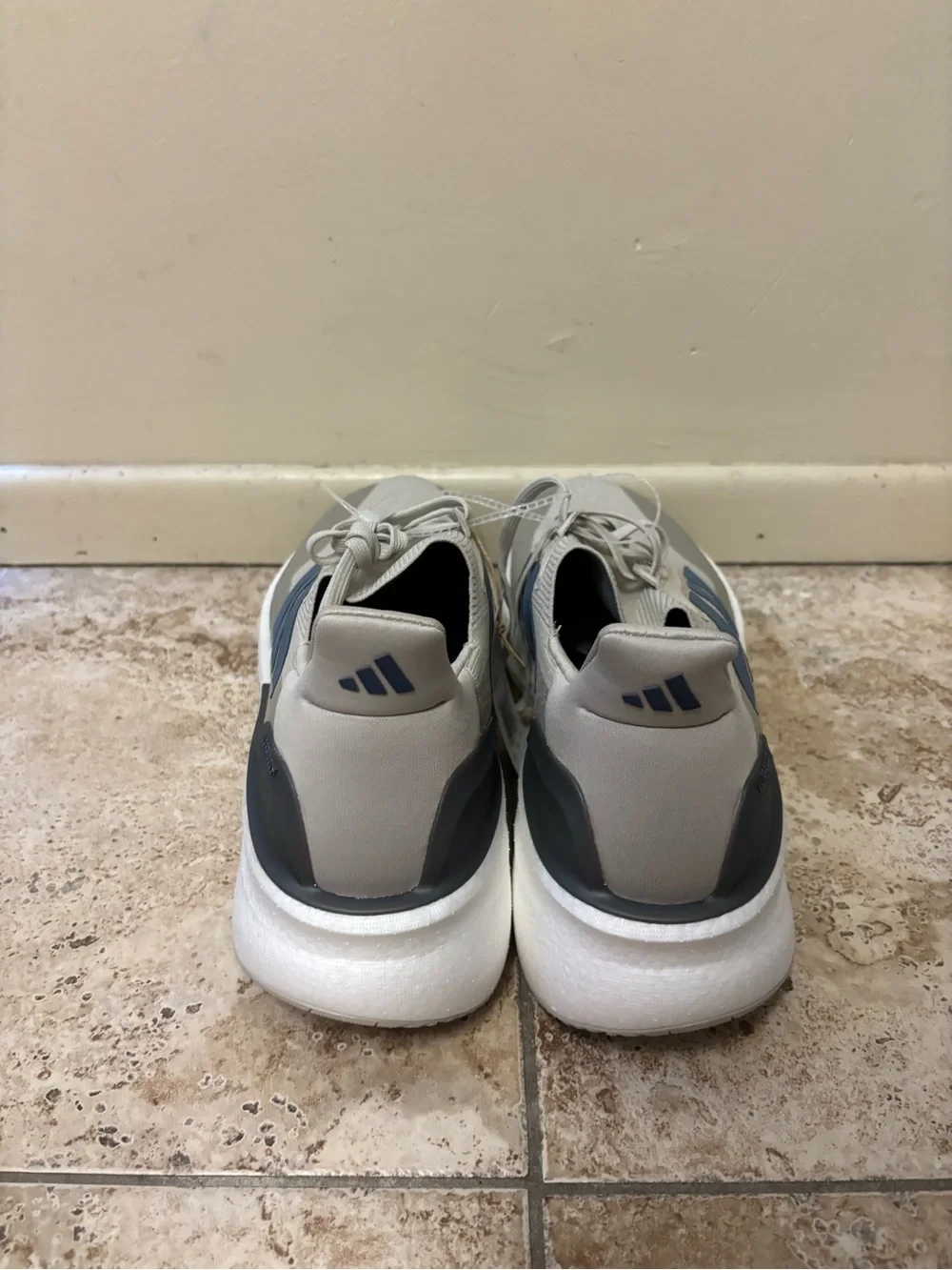 Adidas Ultraboost 5x Running Shoes Light Cream Blue Grey Men’s Sz 17 JH9037